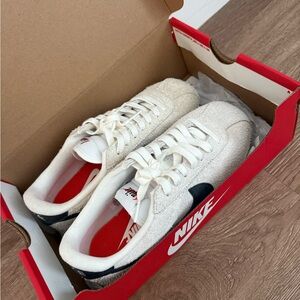 Nike Cream and Black Classic Sneakers